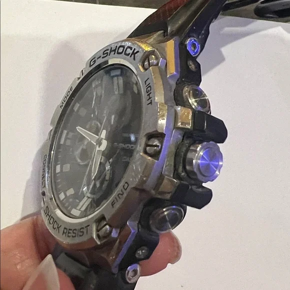 Casio G-Shock G-Steel GST-B100-1A shock resistant - Picture 4 of 12